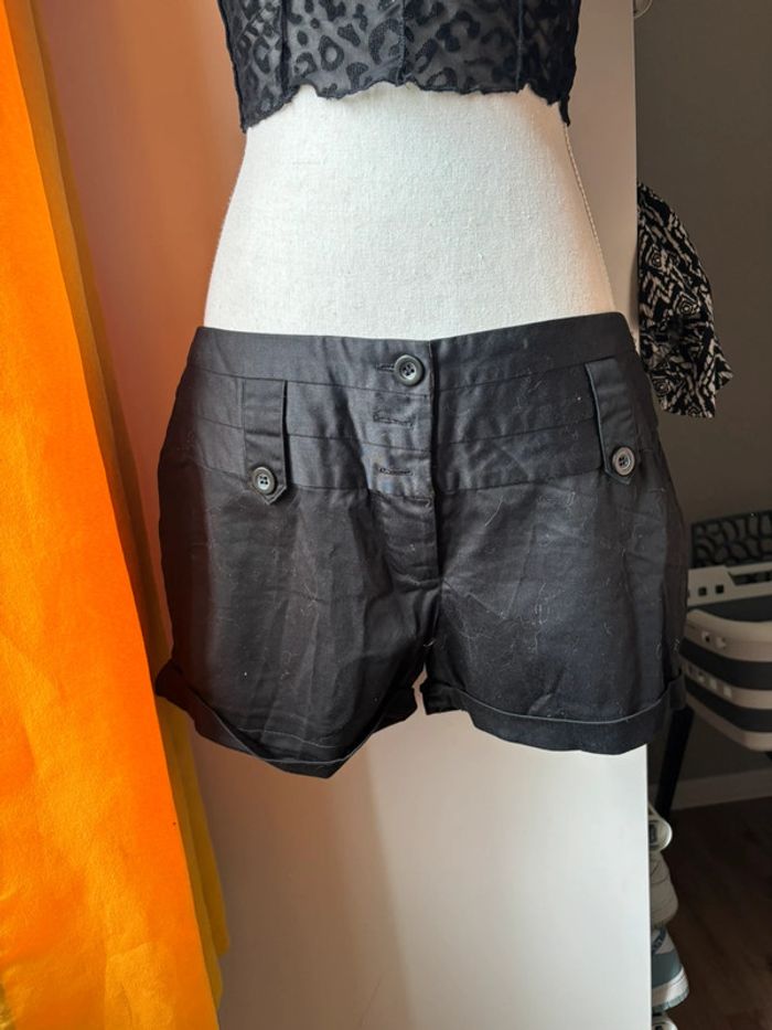 Short noir taille basse - photo numéro 2