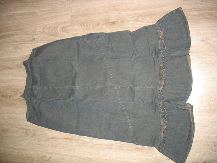 LOT DE 7 VÊTEMENTS DE GROSSESSE - TAILLE 42 - n°04 - photo numéro 8