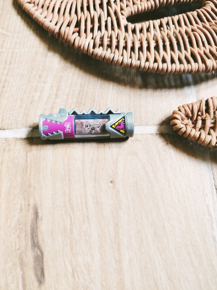 🦕 Power rangers dino charge - Energem-dino chargeur n° 14 rose Styracosaure - photo numéro 3