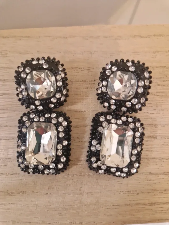 Boucles d'oreilles argentées et noires - photo numéro 2