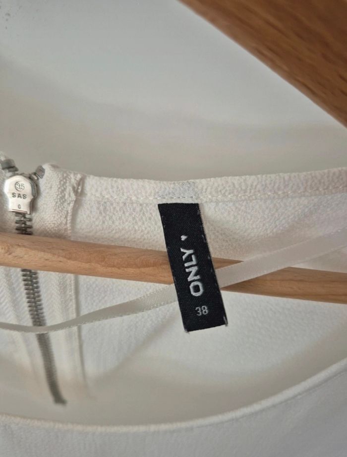 Chemise blanche manches courtes – ONLY – Taille M – Très bon état - photo numéro 3