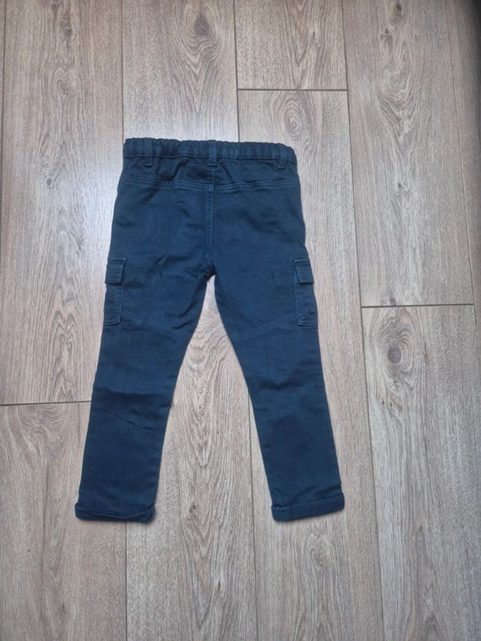Pantalon cargo gémo bleu foncé 4 ans en très bon état - photo numéro 2