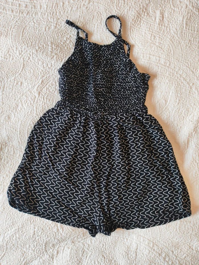 Combinaison short, taille XS, marque jennyfer , très bon état