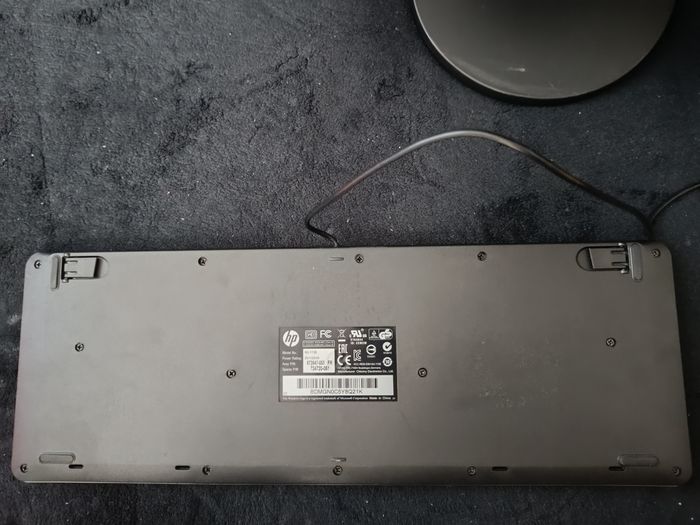 Écran Samsung , clavier HP , câbles d'alimentation - photo numéro 8