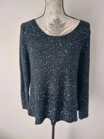 Pull fin noir avec sequins dos voile