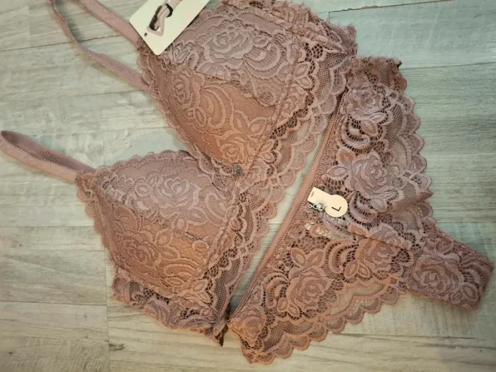 Ensemble lingerie dentelle - photo numéro 2