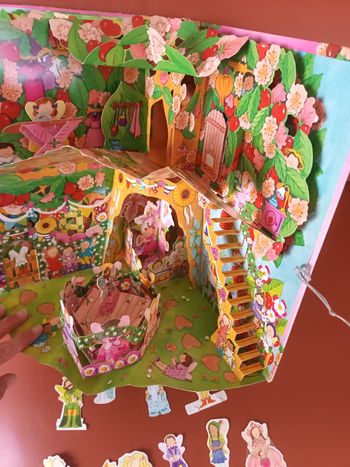 Livre animé  un palais  dans les arbres palais  enchanté 