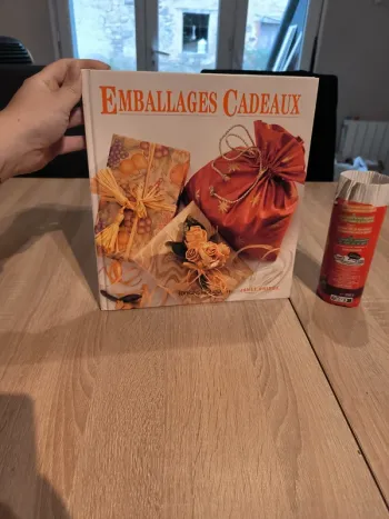 Livre emballages cadeaux
