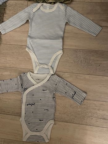 Lot de deux body 1 mois