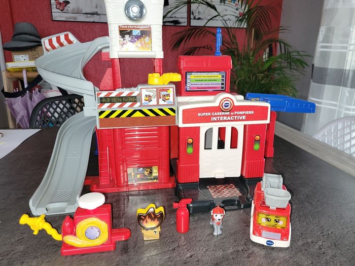 Caserne pompiers tut tut bolide