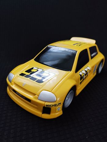 Voiture jouet jaune type rallye – Modèle Renault Clio Sport 23 cm