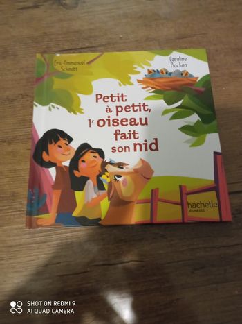 Livre petit a petit, l'oiseau fait son nit