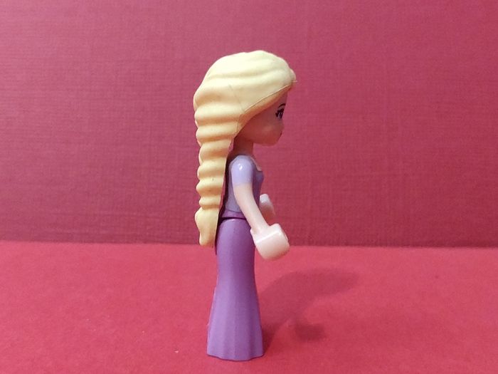 Figurine Lego Disney Raiponce - très bon état - authentique Lego - photo numéro 6