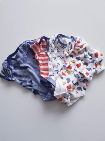 Primark - Lot de 5 bodies manches courtes - Neuf !