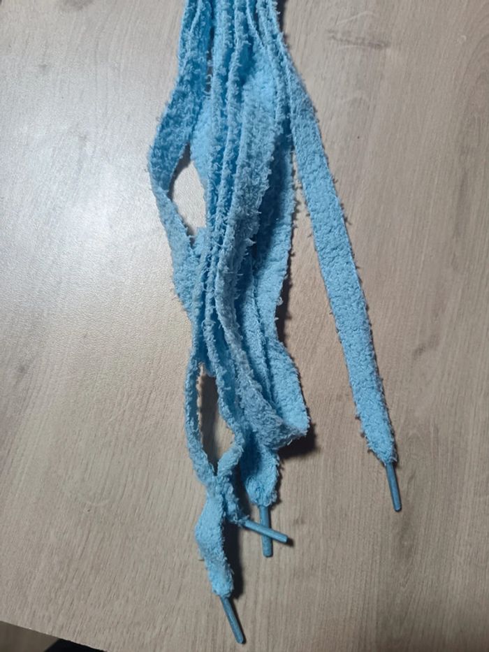 Lacet moumoute bleu - photo numéro 2