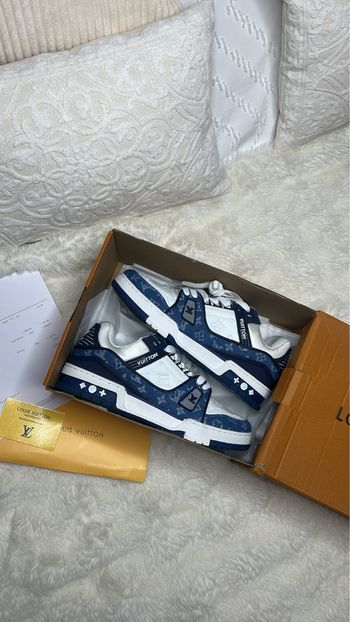 Baskets bleu et blanche