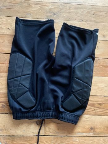 Short renforts football rugby 14 ans Decathlon