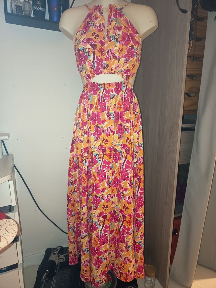 Robe longue fleurie dos nu
