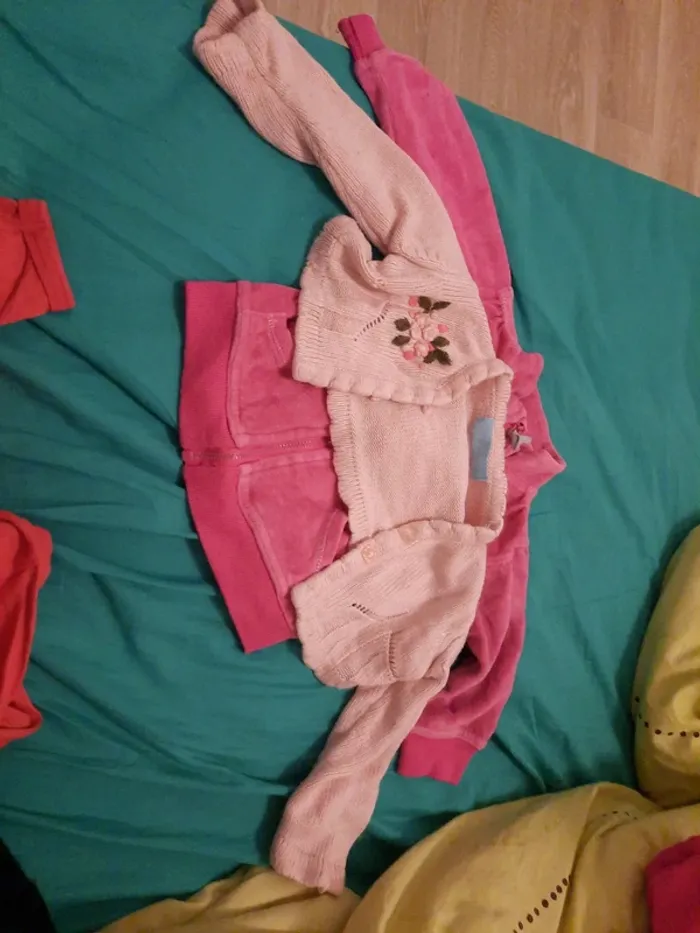 2 gilets + 1 veste - photo numéro 2