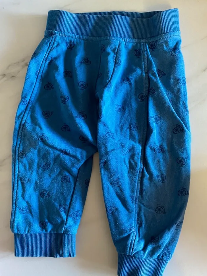 4 pantalons 12 mois - photo numéro 4