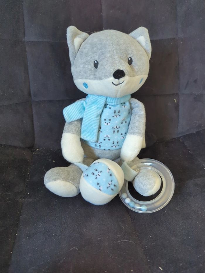Pommette peluche éveil