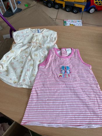 Lot de2 robe taille 6 mois