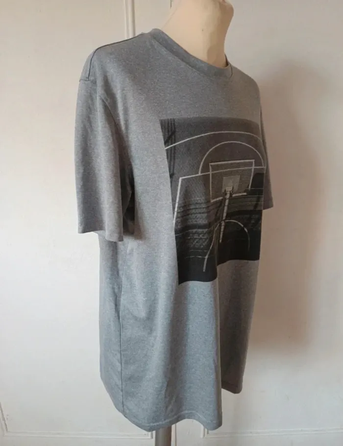 💎tee shirt de basketball 🏀 état neuf homme tarmak Decathlon gris noir sport - photo numéro 5