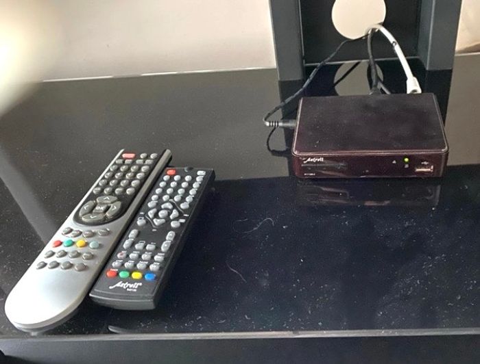 Tv 32 pouces + décodeur - photo numéro 2