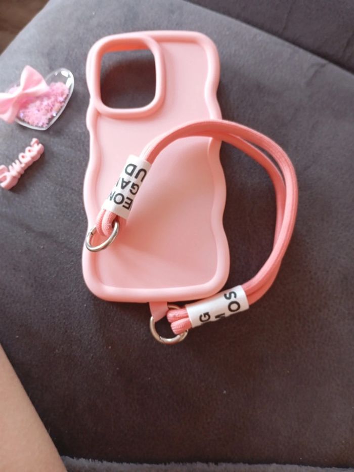 Coque rose redmi 13c + accessoires ( lance de téléphone, petit sticker coeur + sweet ) - photo numéro 2