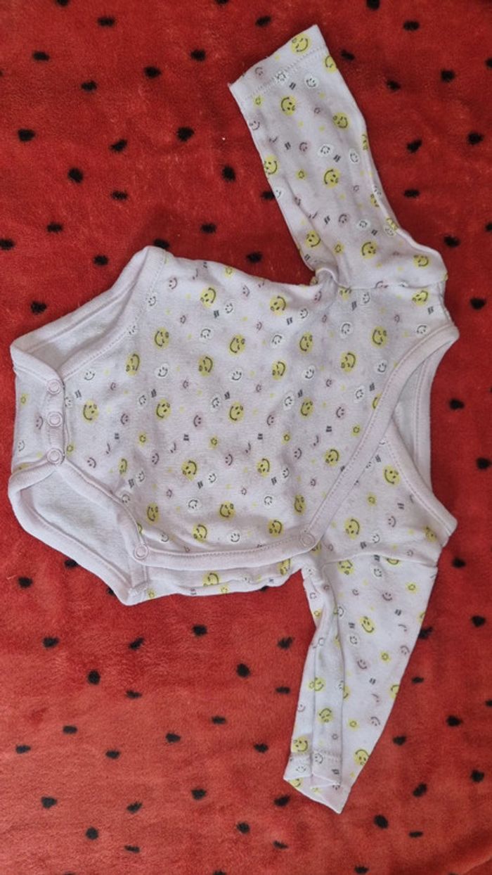 Body manche longue naissance fille en bon état - photo numéro 2