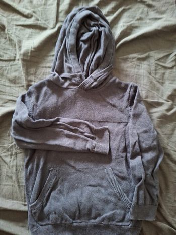 Pull capuche bleu