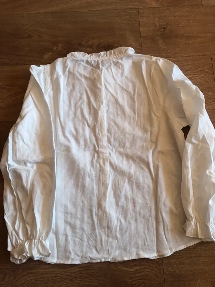 Chemise Blanche fleurs bleues broderie - photo numéro 4