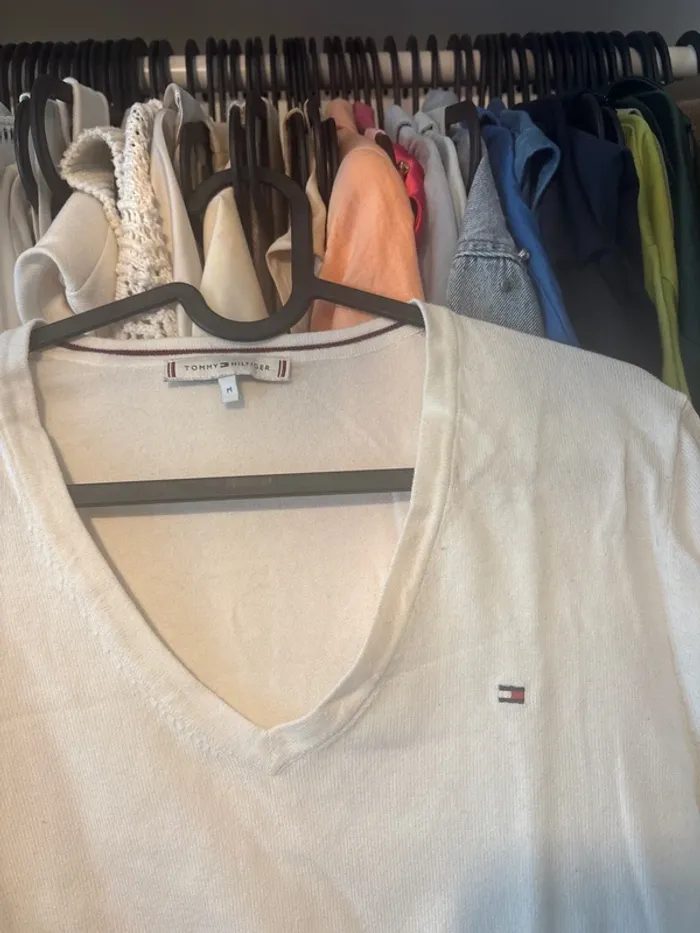 Pull blanc col V - photo numéro 2
