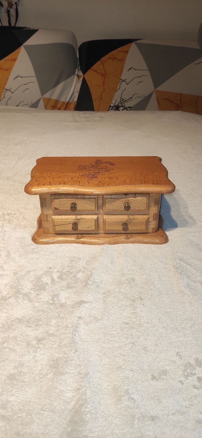 Boîte à bijoux vintage en bois massif - photo numéro 3