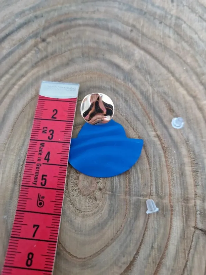 Boucles d'oreilles fantaisies en métal bleu - photo numéro 2