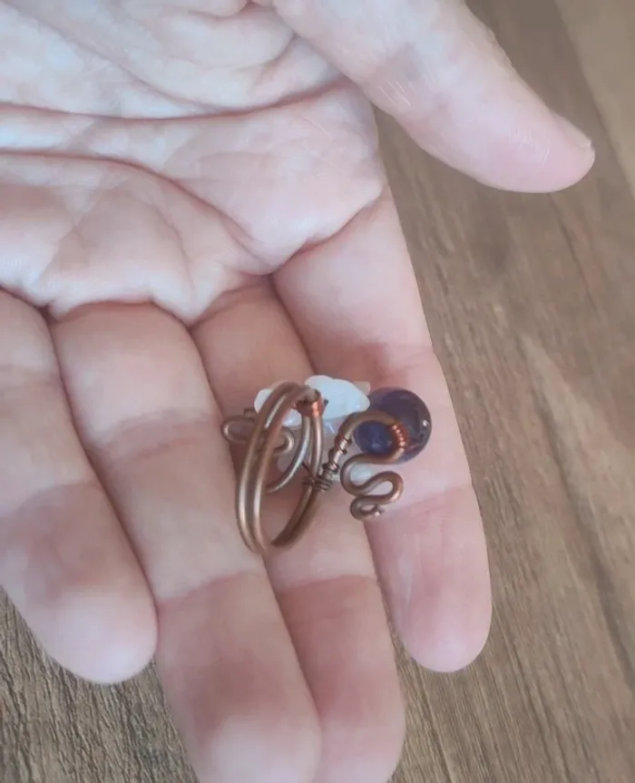 Bague fait main avec pierres et perles - photo numéro 2