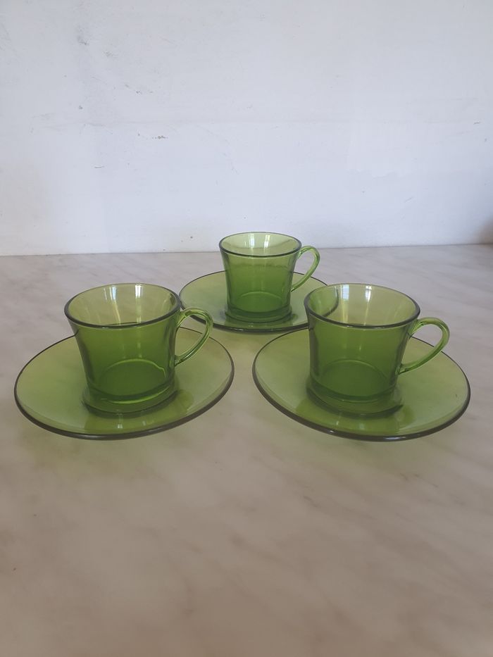 Tasses et sous-tasses à café vintage