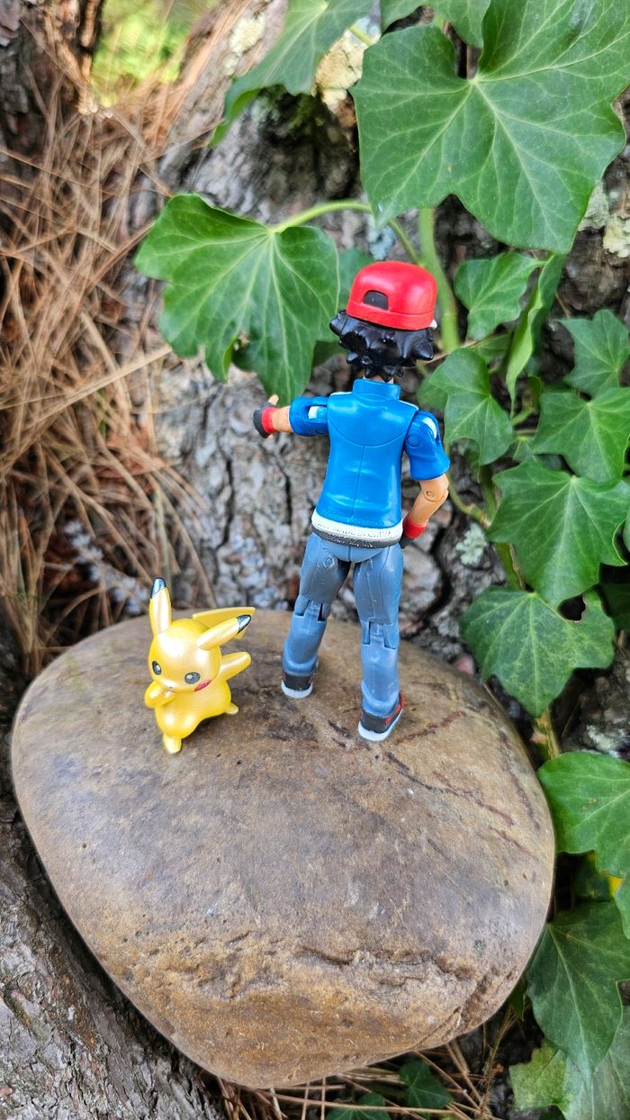Super figurine Pokemon Nintendo sacha et son pikachu - photo numéro 6