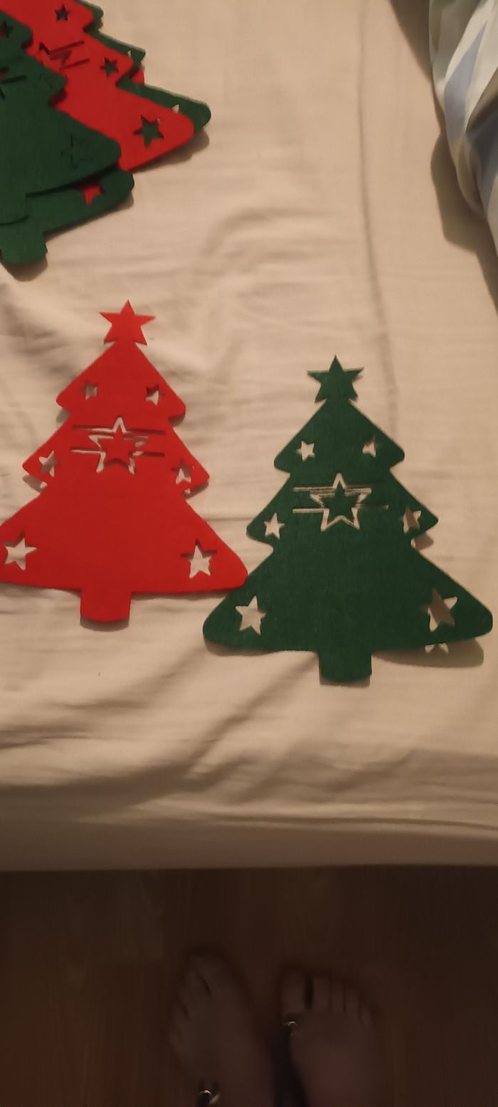 Sapin en feutretrine porté couverts pour Noël - photo numéro 2