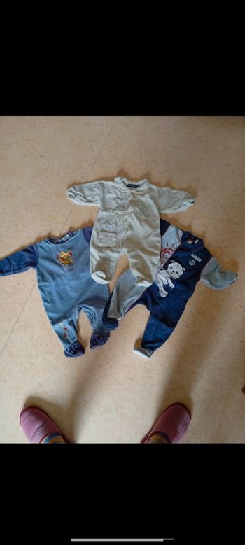 Lot de 3 pyjamas taille 6 mois