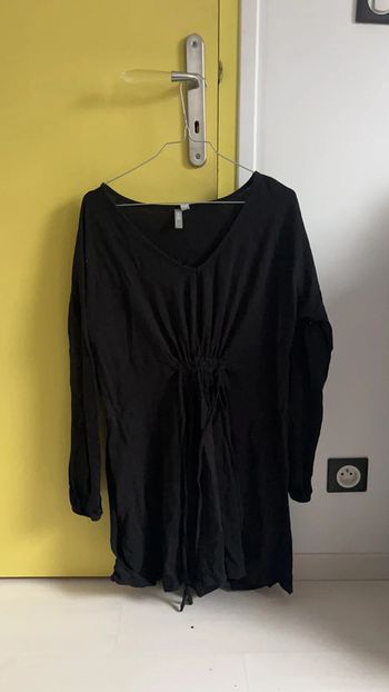 Robe noire à manches longues
