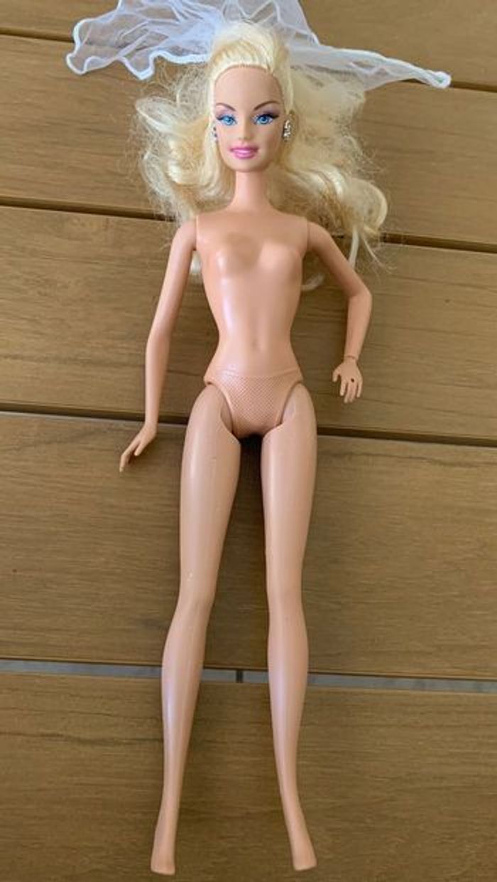 Superbe barbie mariée - photo numéro 7
