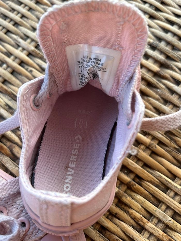 Fille 👧🏻 Converse full rose taille 20 - photo numéro 7