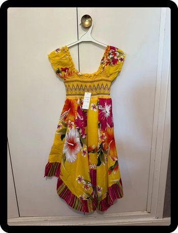 Robe jaune à fleurs