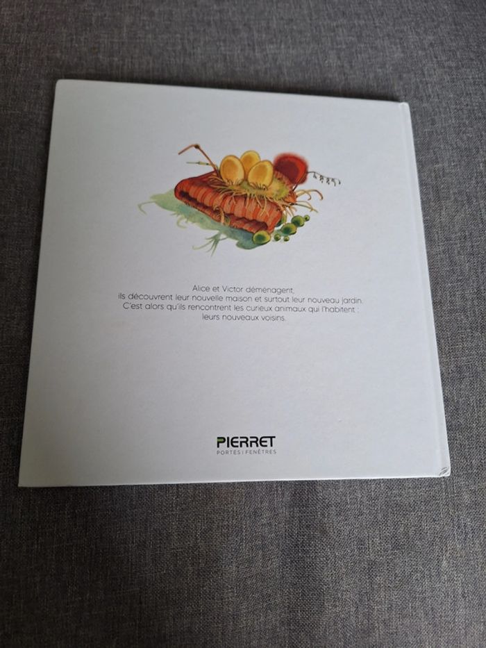 Livre Nos nouveaux Voisins - photo numéro 2