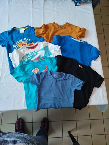 Lot de 7 tee shirt taille 5 ans