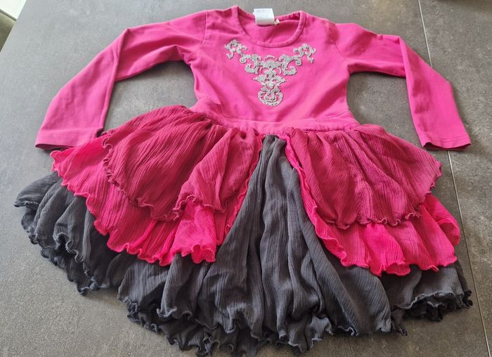1 robe froufrou  et 1 legging  4 ans tbe - photo numéro 2