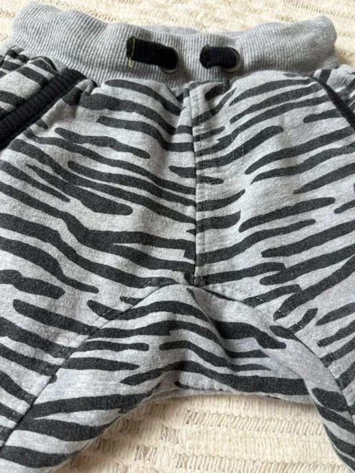 Pantalon de survêtement fille 18 mois - photo numéro 2