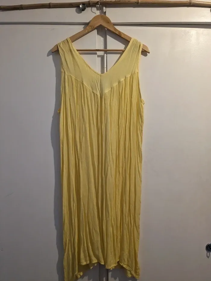 Robe jaune légère - photo numéro 2