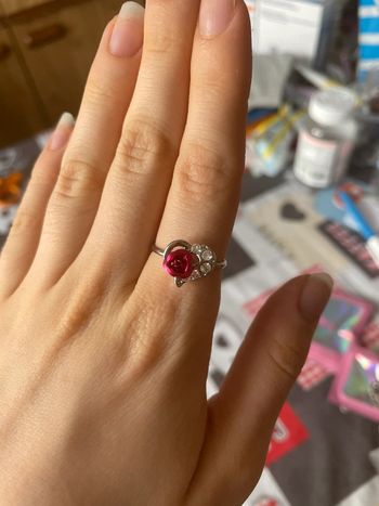 Bague réglable cœur et rose.